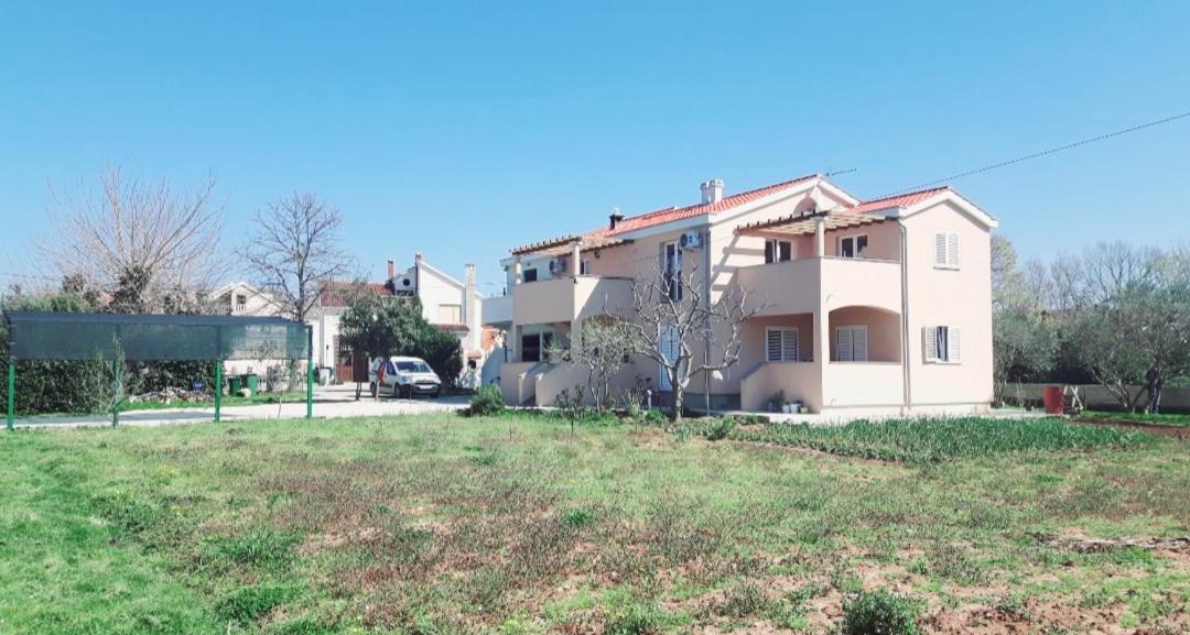 Apartments Ratka 扎顿 外观 照片